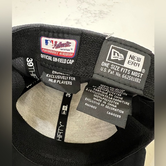 New Era Gray and Black World Series Cap - Picture 8 of 10